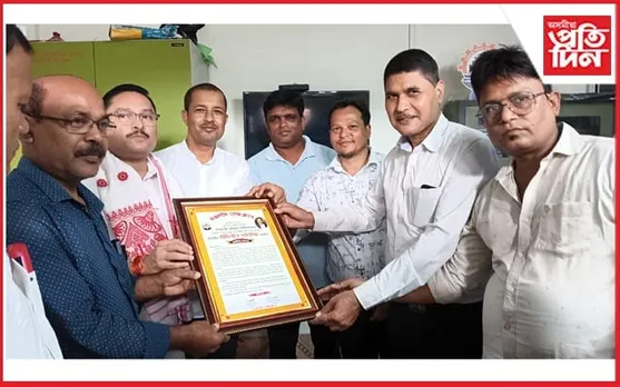 দীলিপ শইকীয়াক মঙলদৈ প্ৰেছ ক্লাবৰ সম্বৰ্ধনাঃ দুটা বিষয়ক অগ্ৰাধিকাৰ দিয়াৰ কথা প্ৰকাশ...